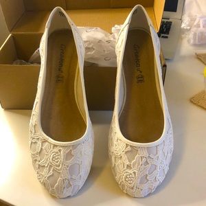 *** FREE ADD ONN *** Greatonu white lace flats